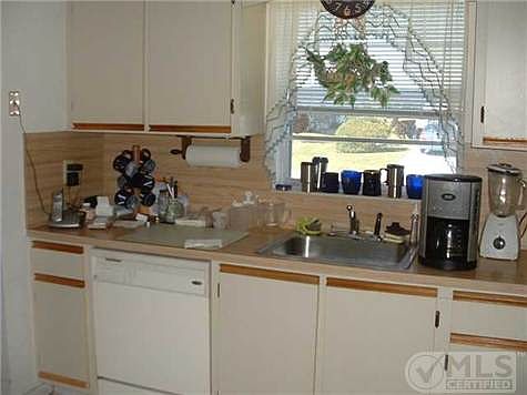 4th image of 5249 Crystal Anne Dr