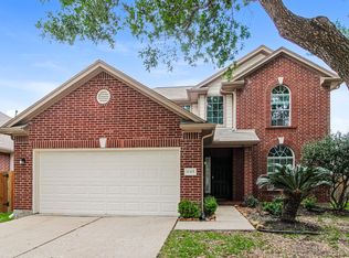 11305 Shoal Creek Dr, Pearland, TX 77584