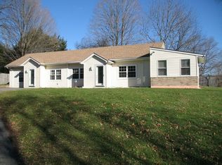 8 Rose Dr, Mahopac, NY 10541