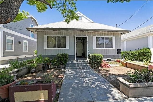 1st image of 173 Clayton Ave