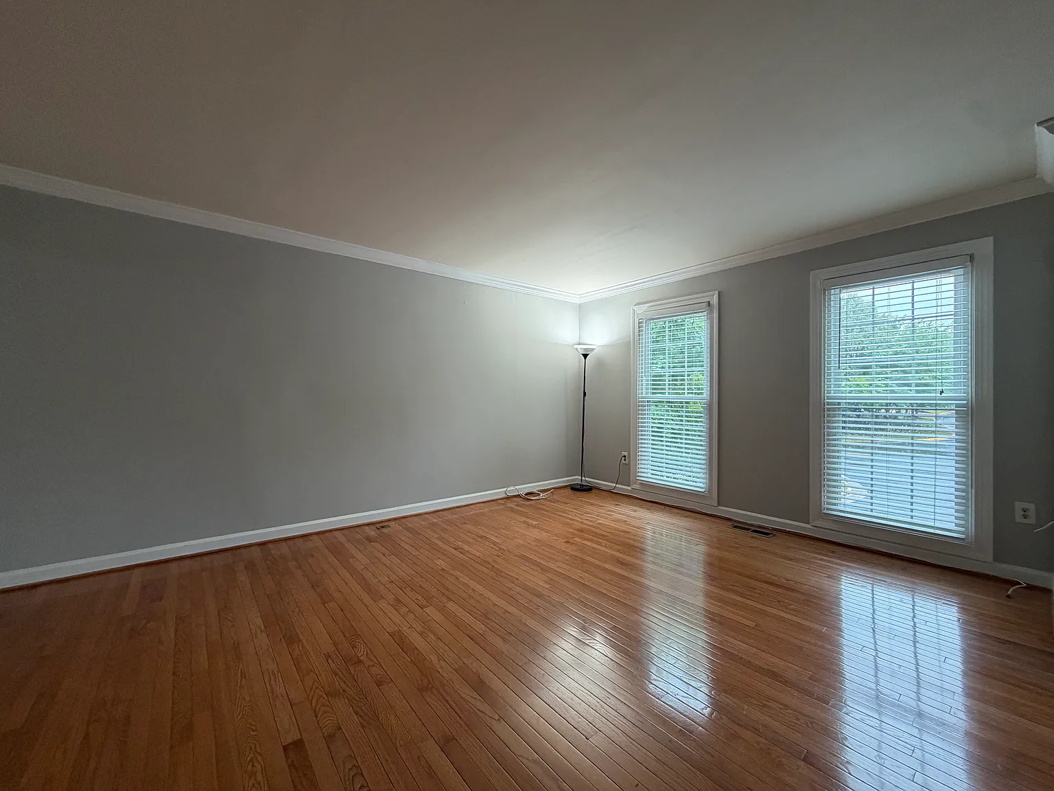 3 bed, 2.5 bath, 1554 sqft, $3,100 — Photo 2