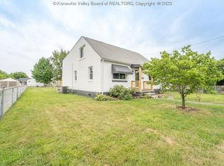 414 22nd St, Dunbar, WV 25064