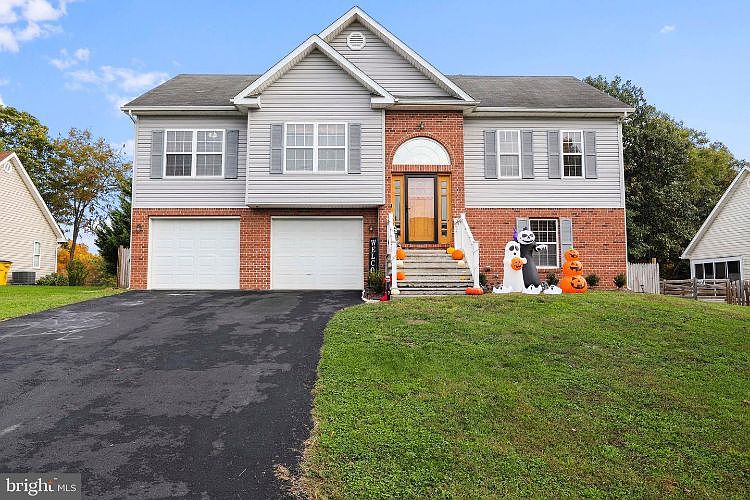 1st image of 106 Lusitano Ln