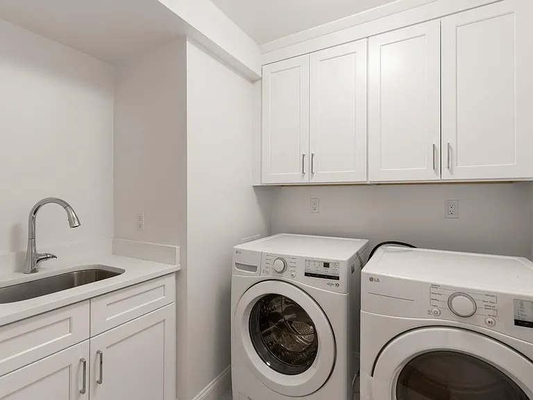 45 Maplewood St #45 — Photo 18