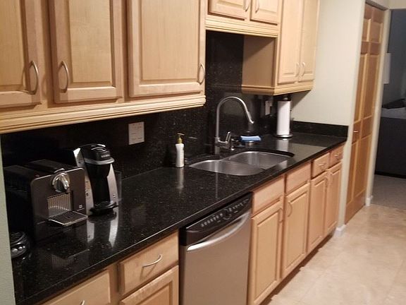 4th image of 470 Valerie Dr