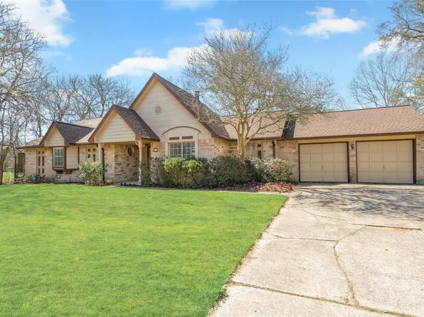 1509 Windsor Dr, Friendswood, TX 77546
