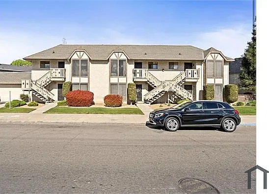 2 bed, 1000 sqft, $1,660 — Photo 2