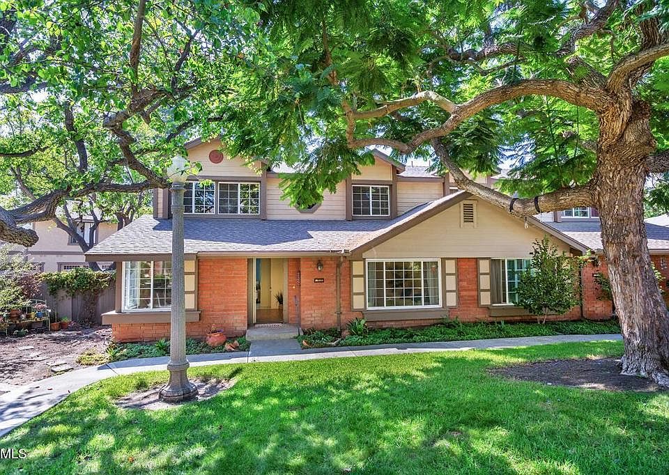 1st image of 8645 Twin Rivers Dr