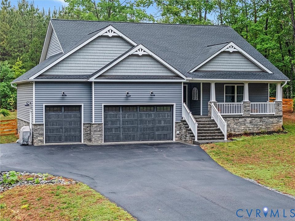 1st image of 367 Pinehurst Dr