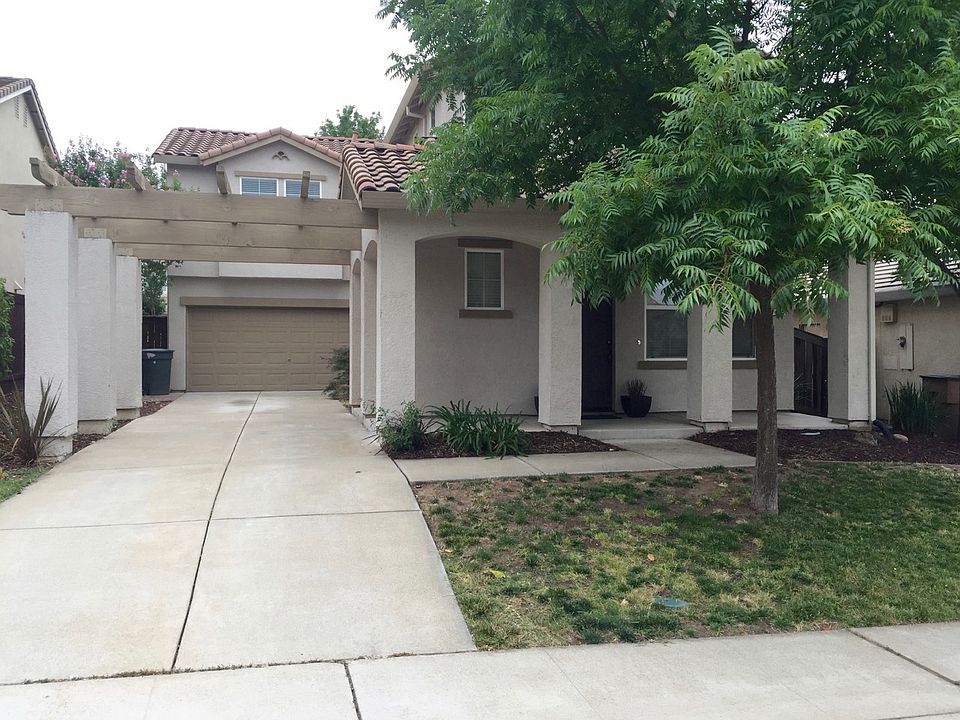 1st image of 745 Deer Park Dr