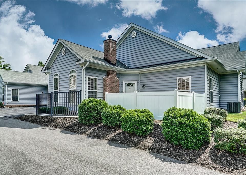 1st image of 2574 Wanstead Ct #D