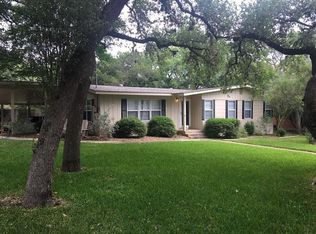 890 Laurel Ln, New Braunfels, TX 78130