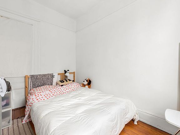 2nd image of 138 Beadel St #2