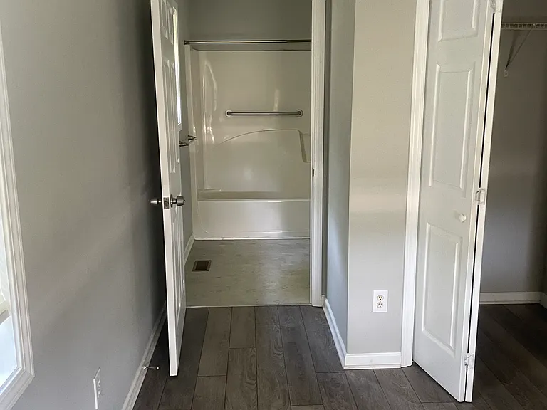 330 Mansfield Rd — Photo 10