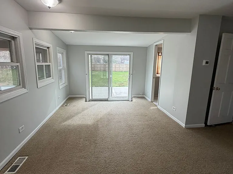 2209 Douglas Ave — Photo 15