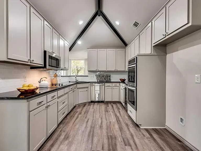 3403 County Road 1157 — Photo 11