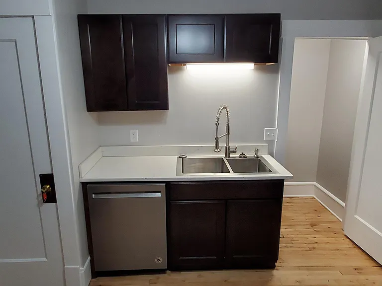 650 Cherry St SE #4 — Photo 7