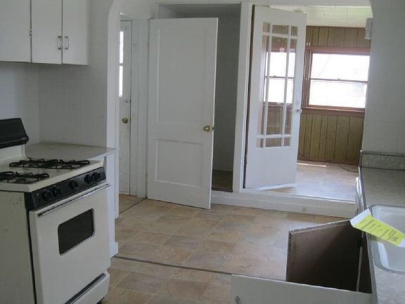 5th image of 2207 Elisha Ave