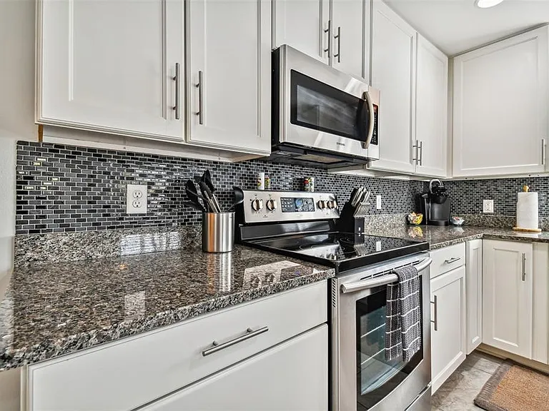 1523 Bayshore Blvd #6 — Photo 6