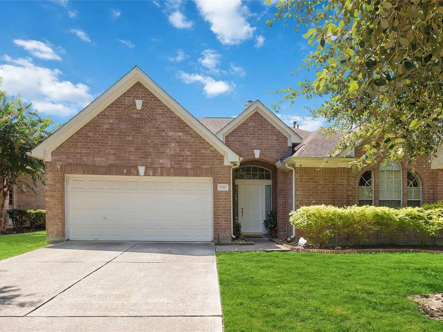 4 bed, 2.5 bath, 2598 sqft, $2,300 — Photo 1