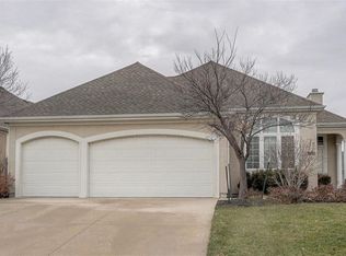 11685 S Carriage Rd, Olathe, KS 66062