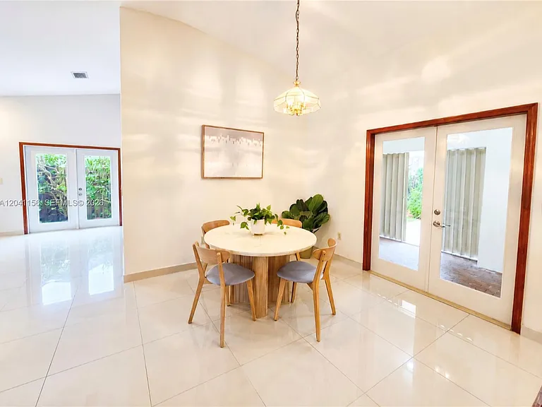 15630 SW 46th Ter — Photo 13