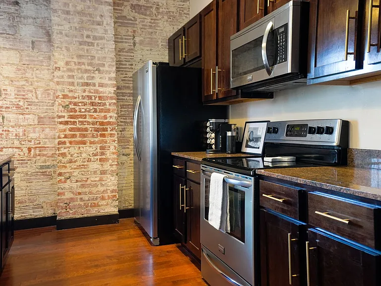 107 N Detroit Ave — Photo 38