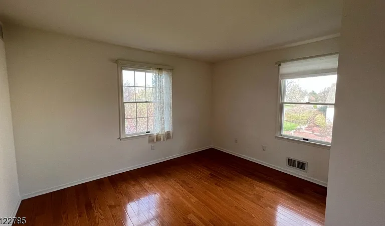 9 Collins Dr — Photo 13