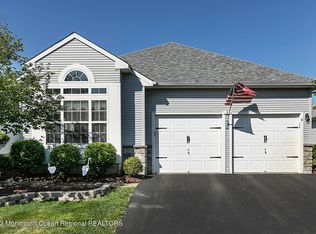 5 Rochford Dr, Manchester, NJ 08759