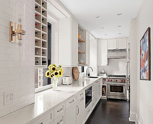 4th image of 33 5th Ave APT 11D