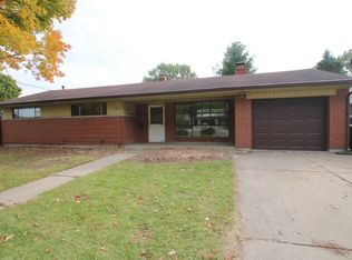 4215 Highcrest Rd, Rockford, IL 61107