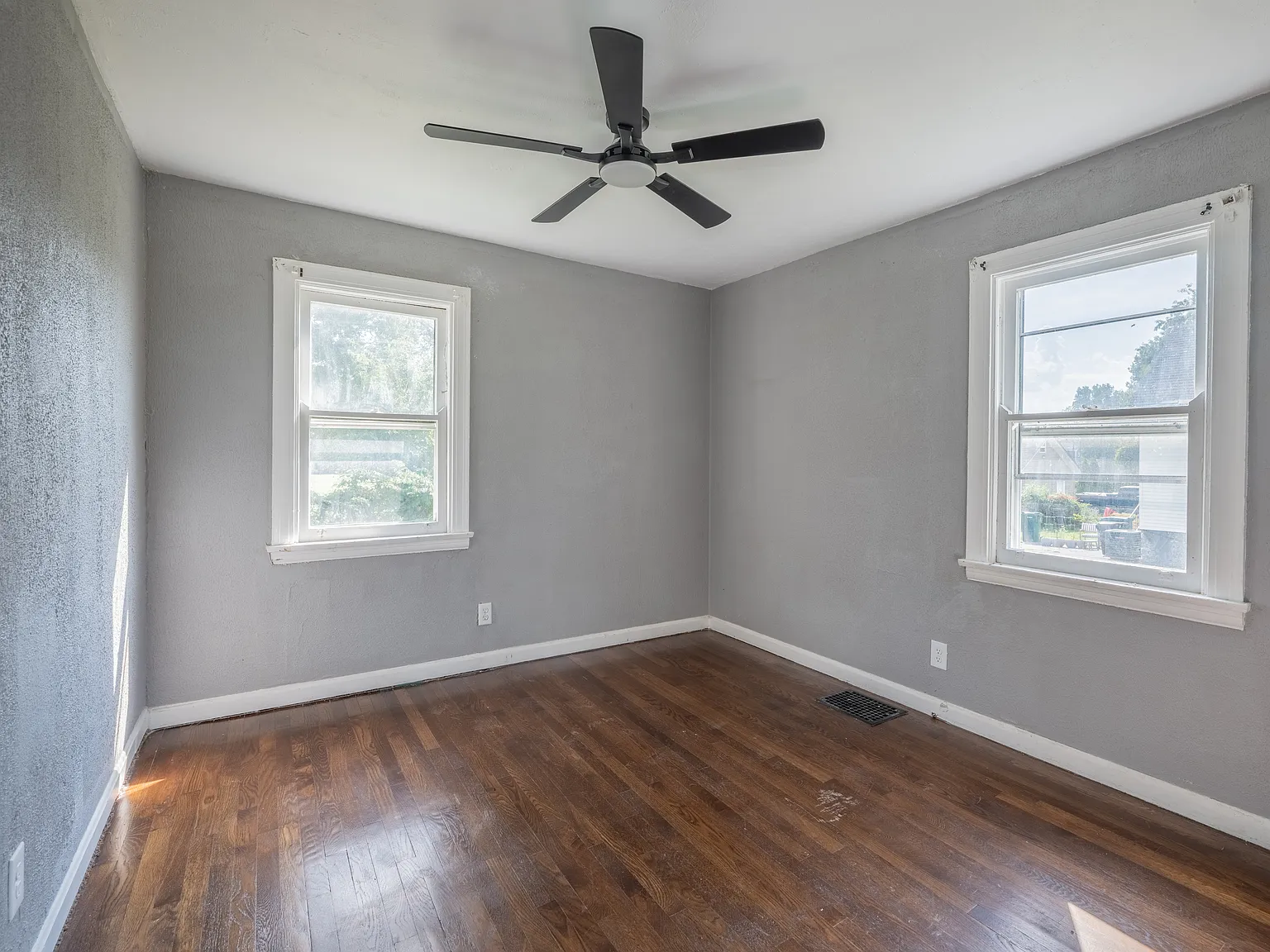2 bed, 700 sqft, $1,200 — Photo 4