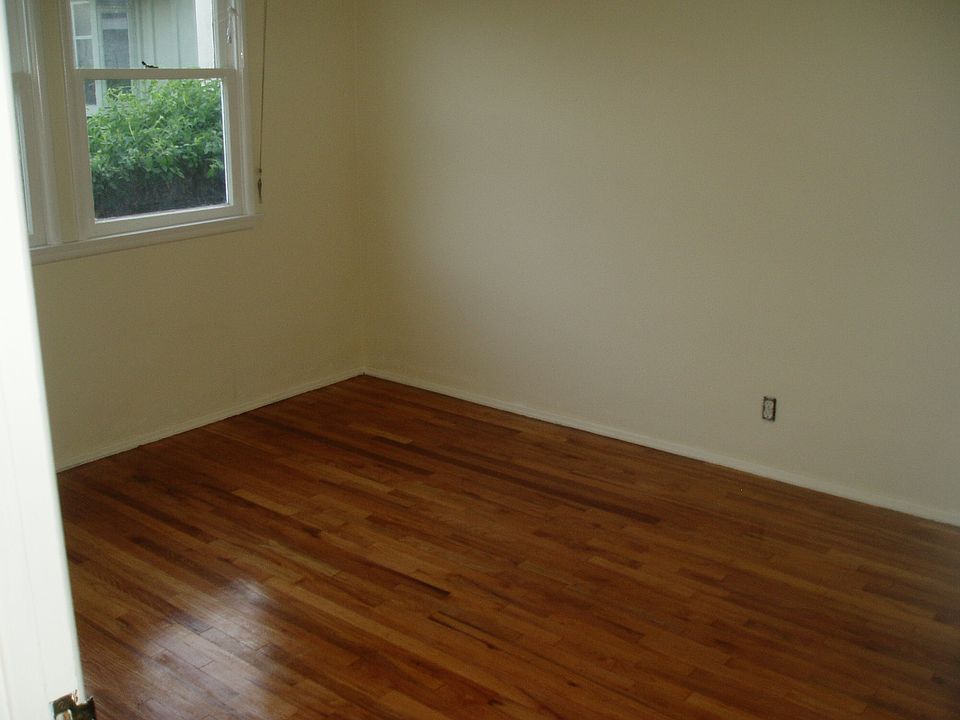 2nd image of 5153 Topanga Canyon Blvd