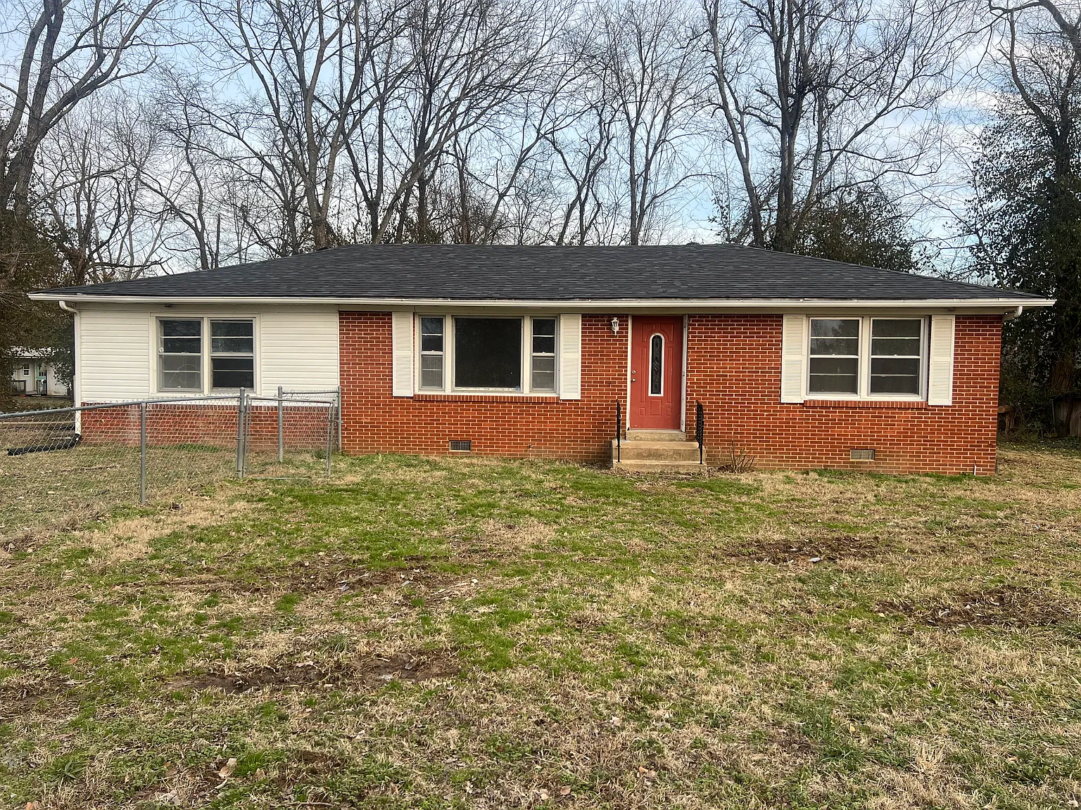 3 BR Brick Home For Rent — Photo 2