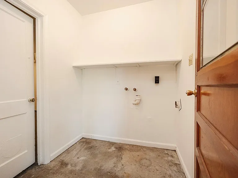 1018 W 31st St — Photo 14
