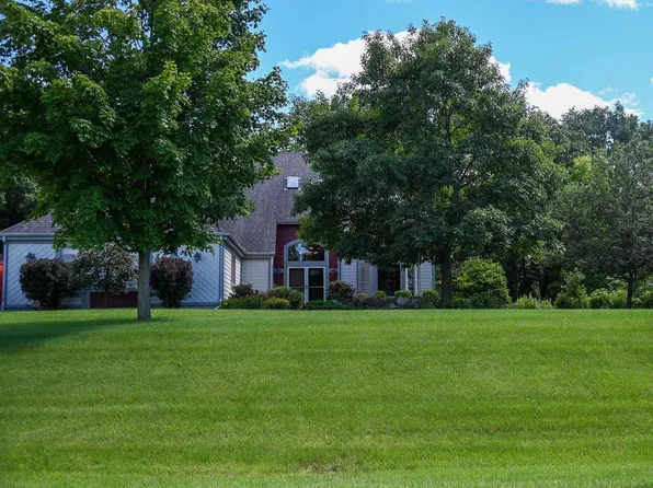 S69W32025 Whitetail Meadows DRIVE, Mukwonago, WI 53149