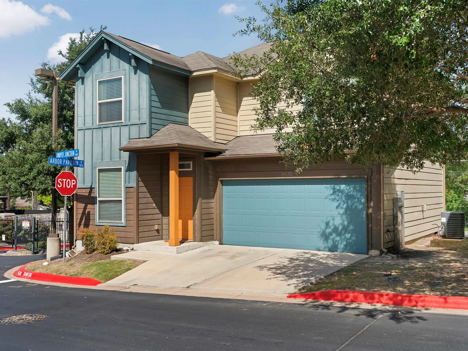3 bed, 2.5 bath, 1479 sqft, $2,250 — Photo 3