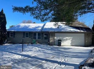 946 Brandon Dr, Chambersburg, PA 17201