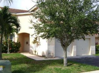 2100 NW 185th Way, Pembroke Pines, FL 33029