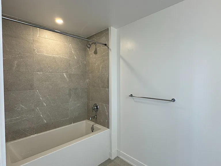 715 Davis Dr #510 — Photo 6