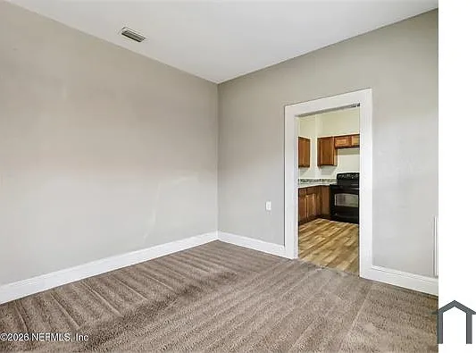 1519 W 6th St — Photo 11