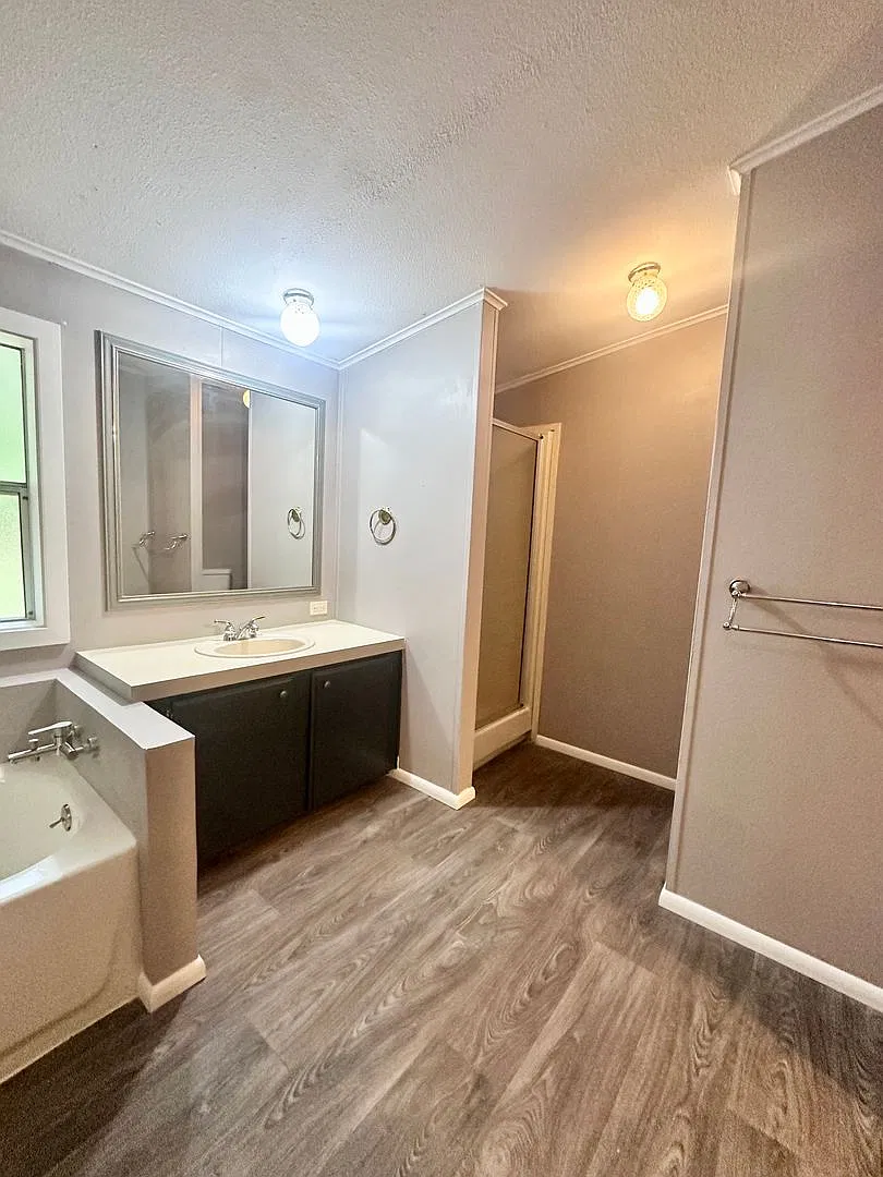 Private Poulsbo Woodsy Home — Photo 4