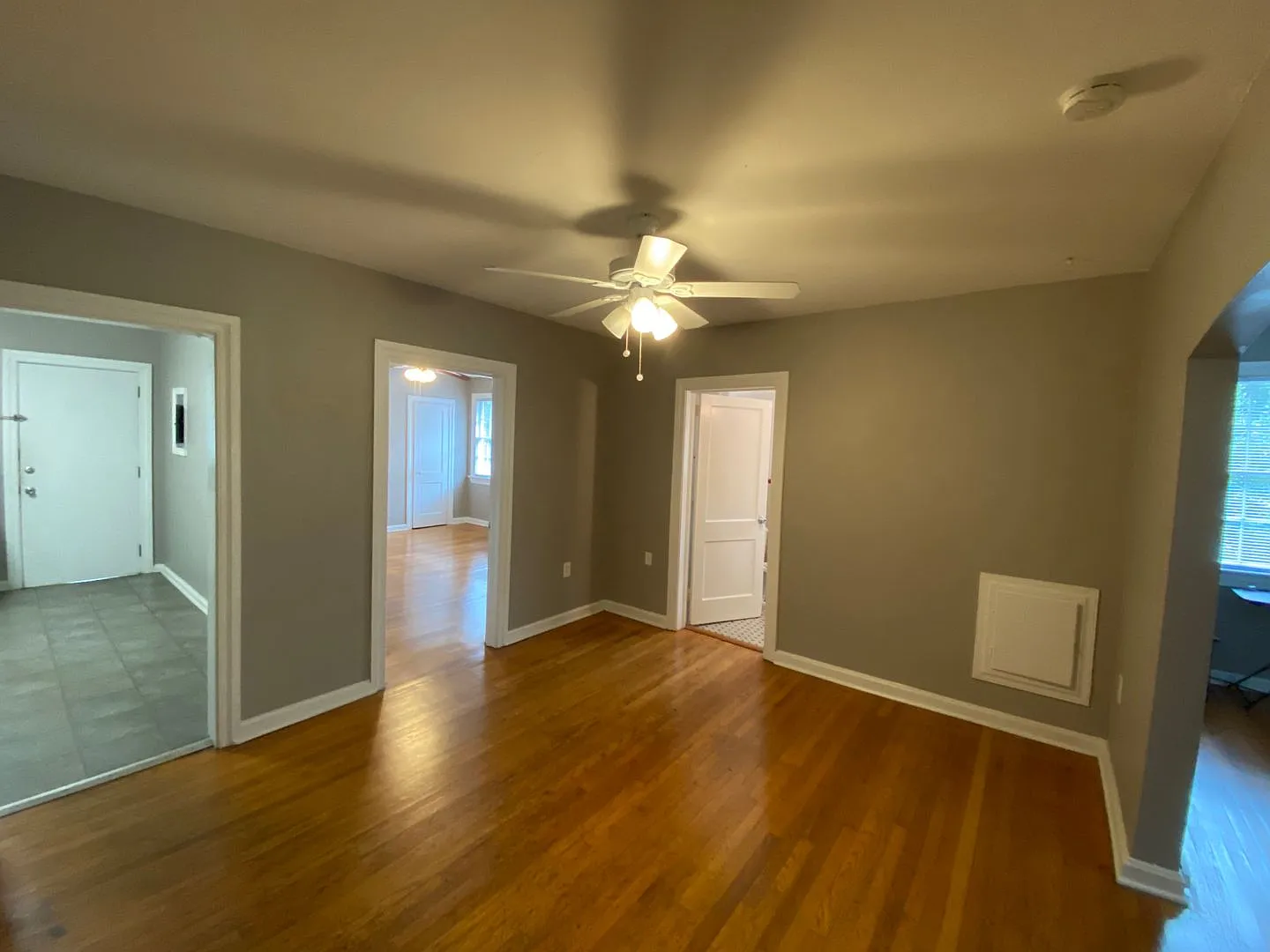 1306 East Victory Drive — Photo 4