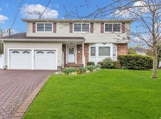 12 Nearwater Ave, Massapequa, NY 11758