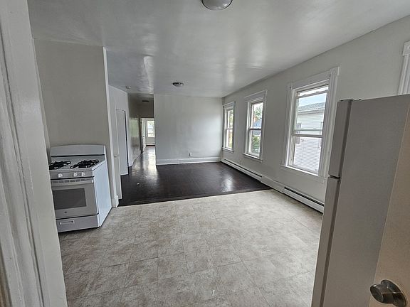 4th image of 84 Rowe Ave APT 3N