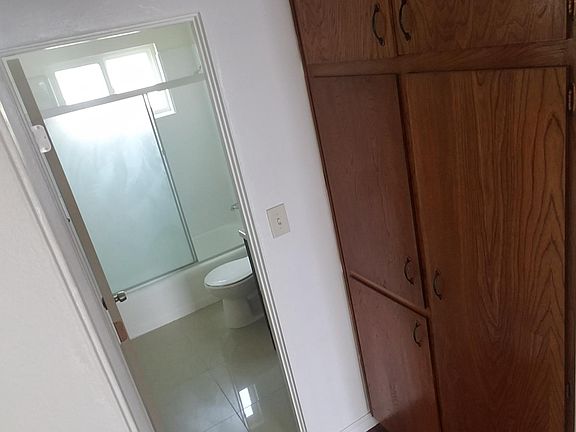 2nd image of 4908 Santa Cruz Ave #18