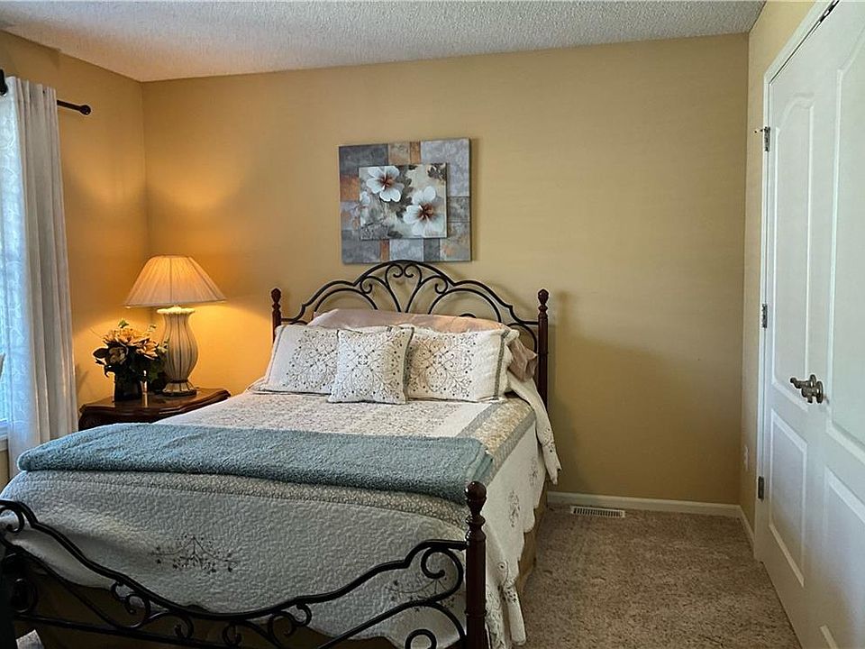 4414 Garland St, Leavenworth, KS 66048 Zillow