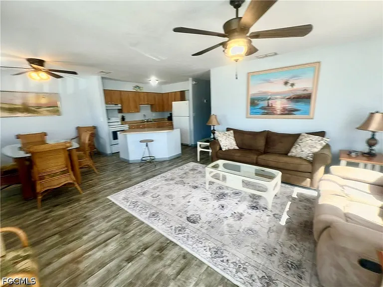 200 Mid Island Dr — Photo 7
