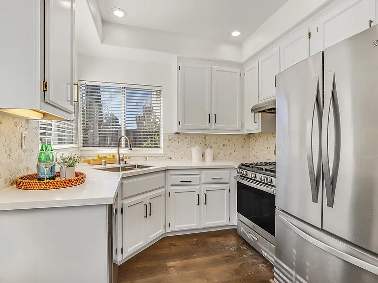 8516 Peachtree Ave — Photo 6