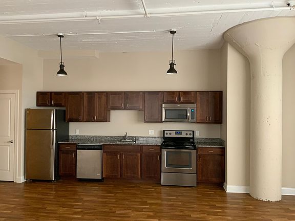 5th image of 733 Broadway APT 107
